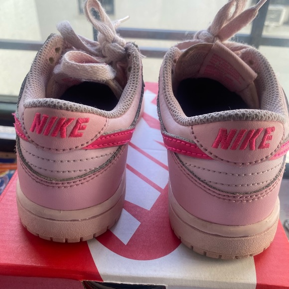 Pink dunks - Picture 3 of 3